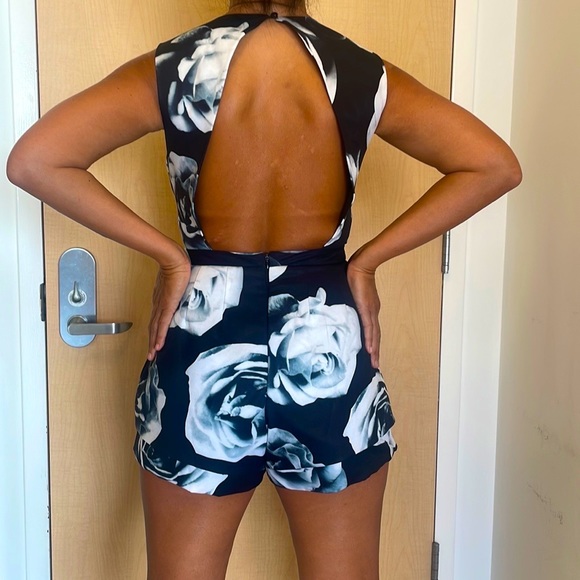 Lulu’s B/W Floral Sexy & Sophisticated Romper - Picture 12 of 14